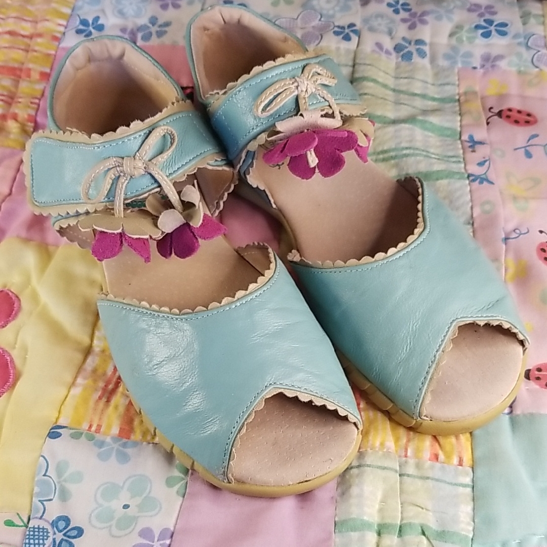 Livie & Luca Soft Leather Merry Bells Sandals Htf Size 2y